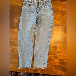 TOPSHOP (from Nordstroms) Girls straight leg jeans. 25 Waist, 32 Length.